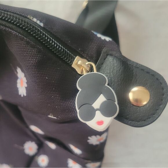 Alice + Olivia Daisy Canvas Duffle Bag - Picture 7 of 9